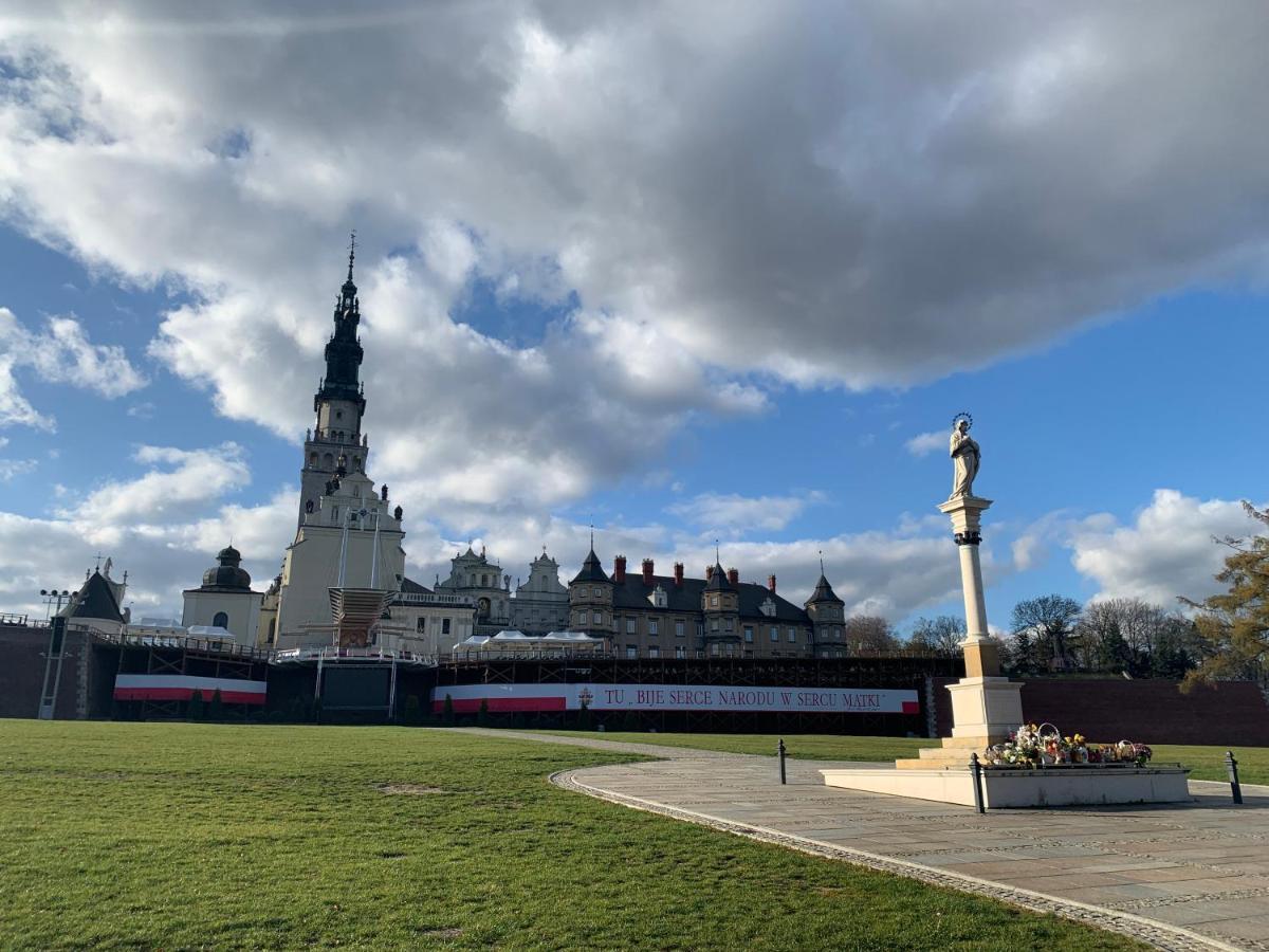 Dom Pielgrzyma Schr Hotel Grabowka Zewnętrze zdjęcie